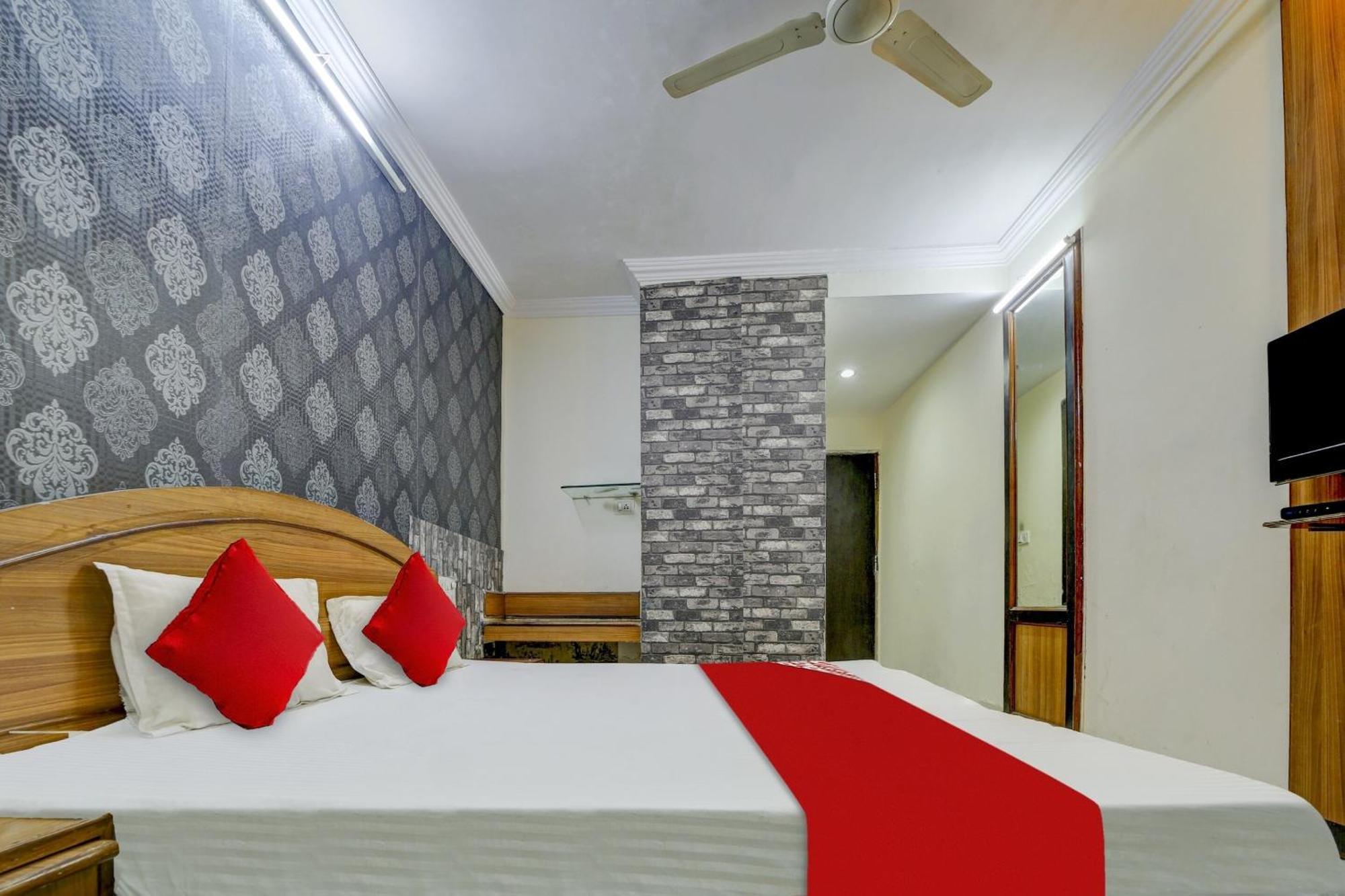 Oyo Flagship 81248 Hotel Satya Vilas 보팔 외부 사진